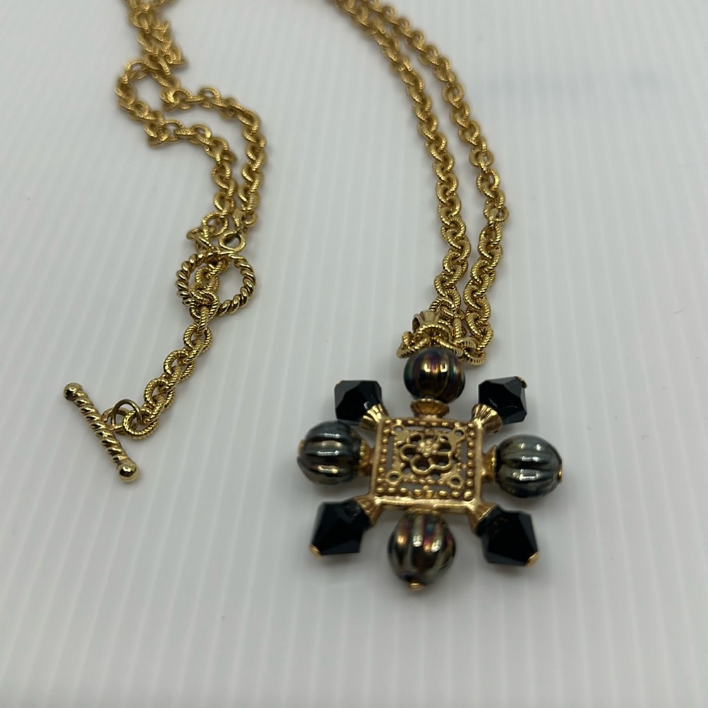 Vintage goldtone & beaded long pendant necklace